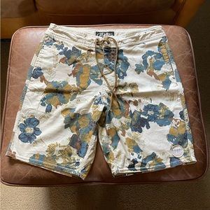 Mens Cruzers boardshort size 30